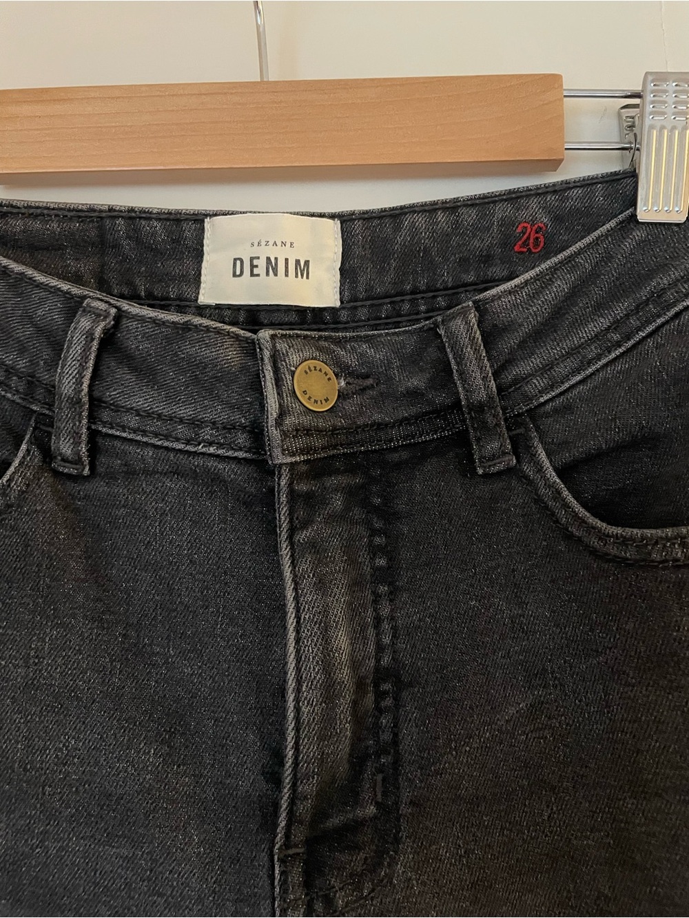 EUC Sezane Slim Parfait Denim, Size 26, Gris color way